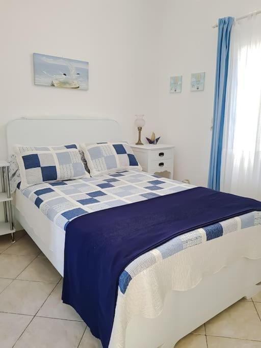 Blue4U Apartment Imerovigli  Bagian luar foto